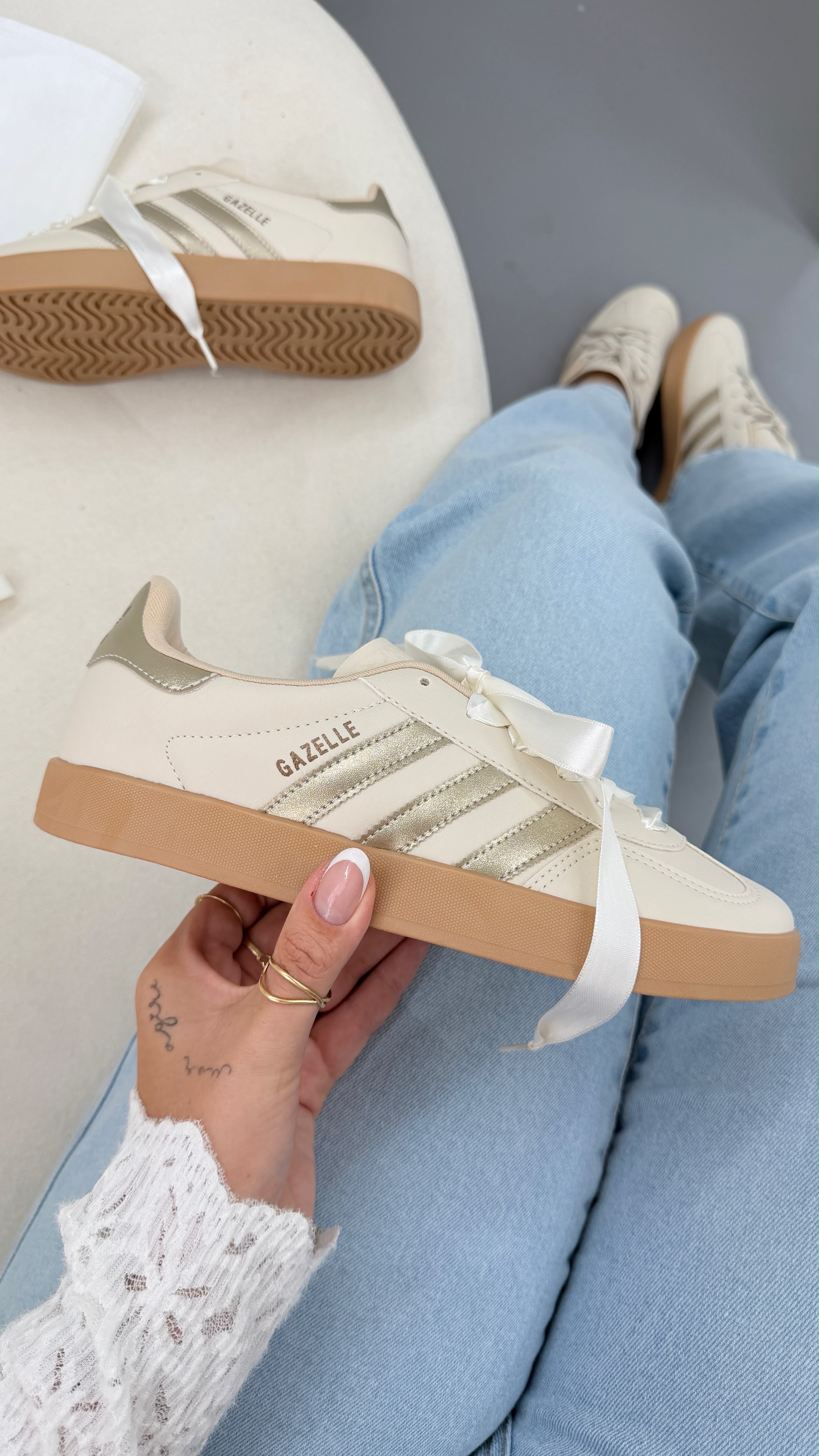 Gazelle indoor (off/ouro)