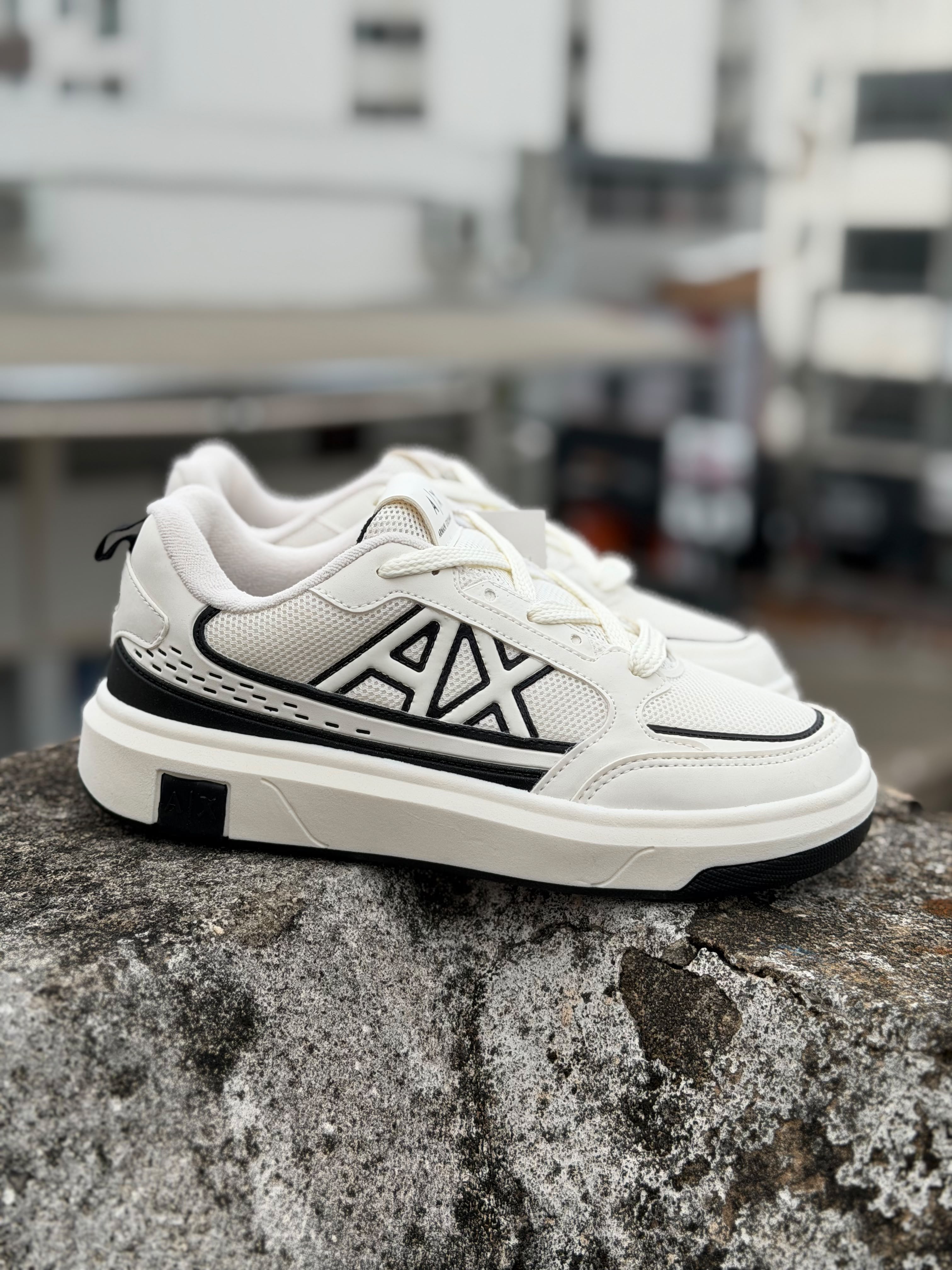 Armani AX exangue