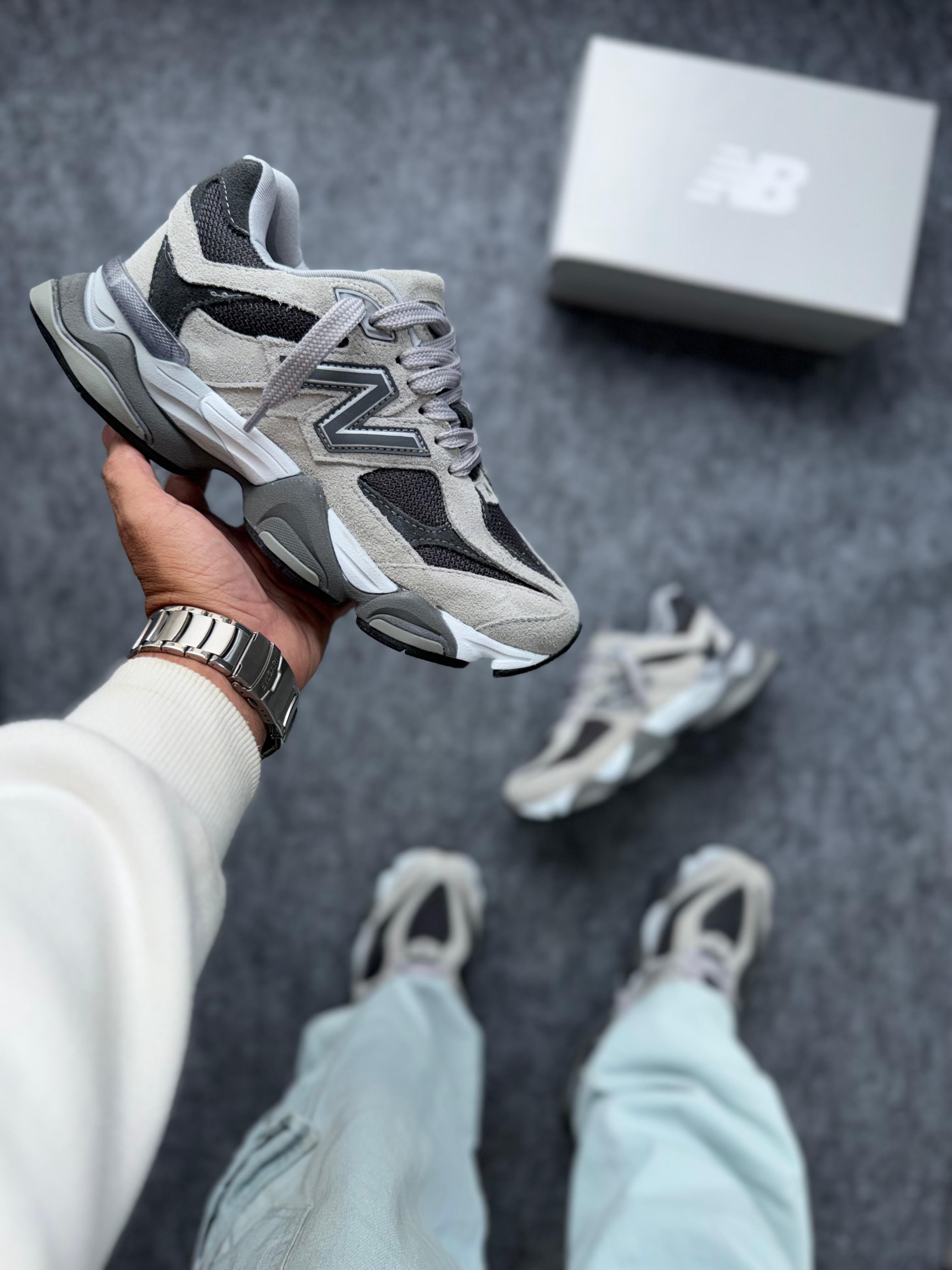 New balance 9060 (off grafite)