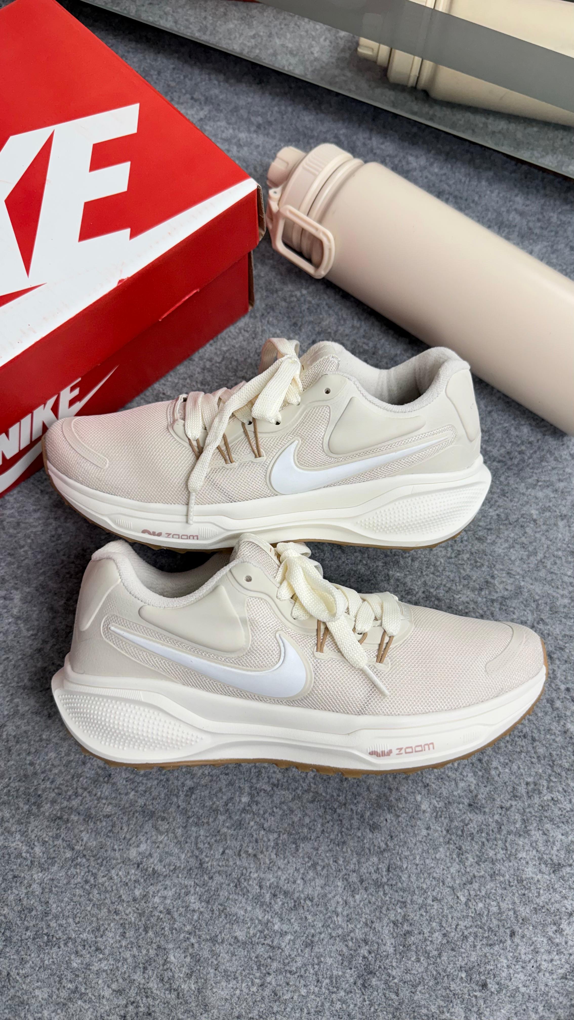 Nike revolution foto 3