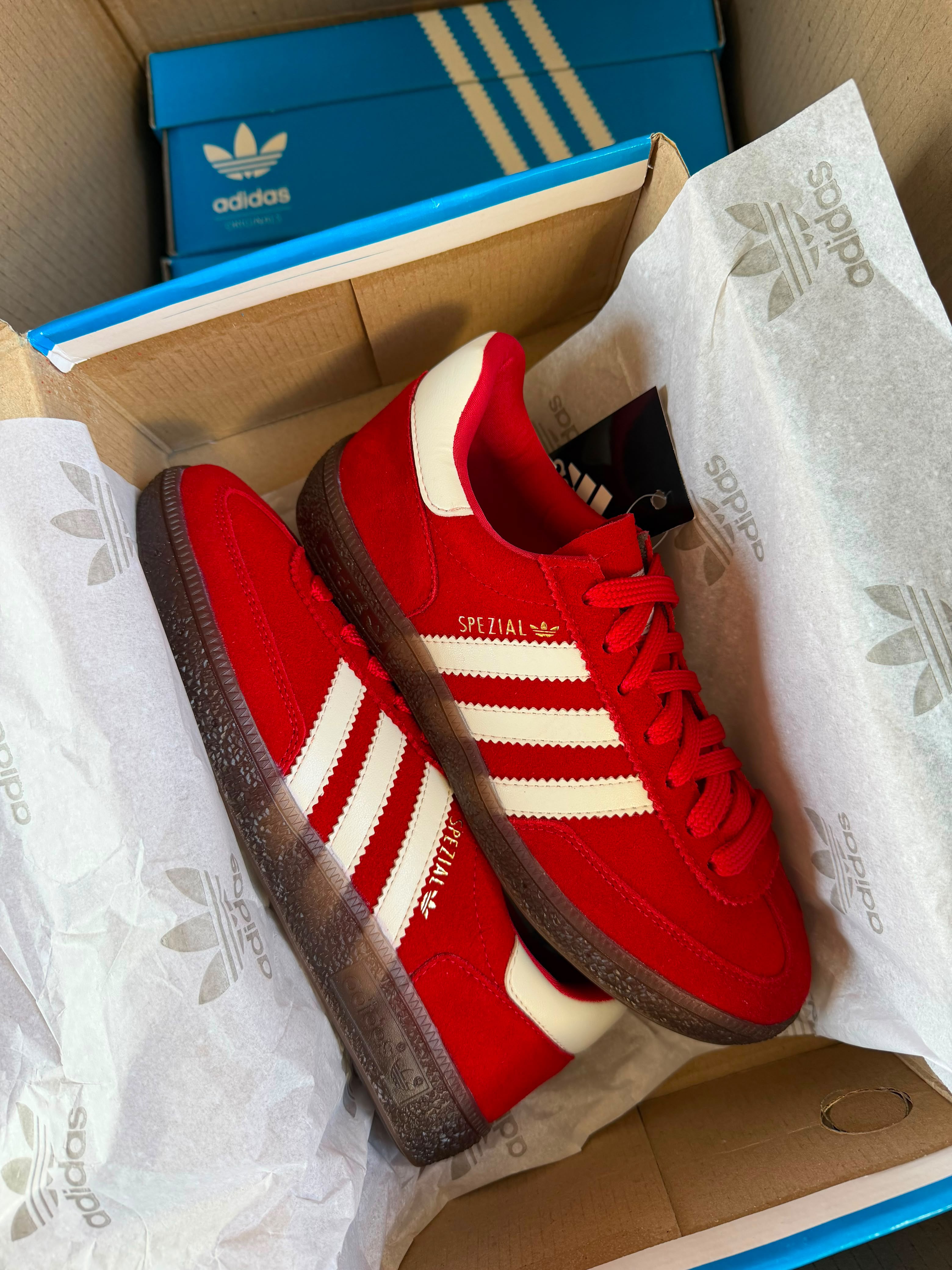 Adidas spezial (couro/ vermelha)